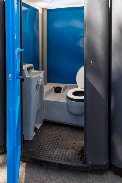 Portable Toilet Options We Offer in Minnetonka, MN